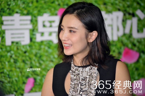 宋佳青岛宣传新片自爆情事 被同学暗恋4年