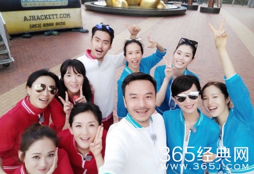 谢娜晒300米高空自拍 自曝“腿都是软的”