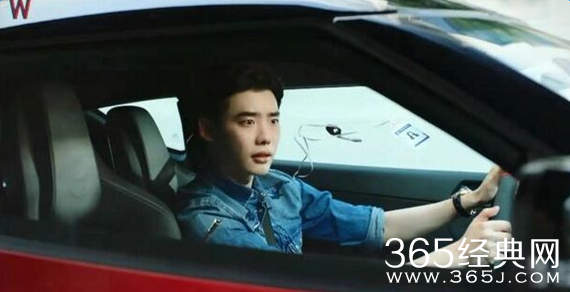 w两个世界吴成武说的怪物是姜哲吗