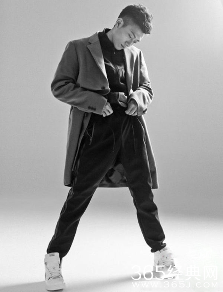 流氓！张一山称裤子太大 网友建议那就脱了吧