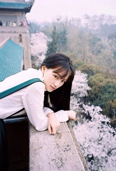 从校花到女神 只需一部偶像剧 从脸到身体征服观众