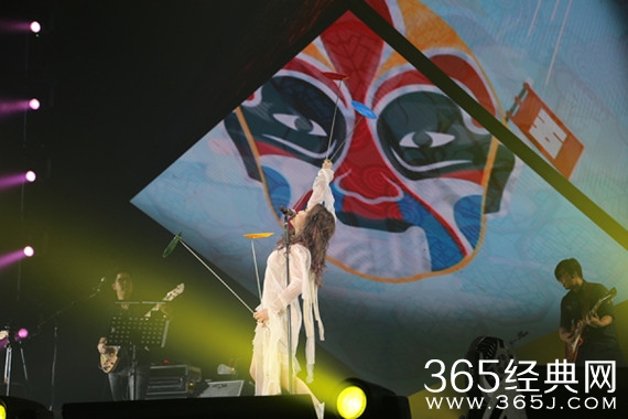 徐佳莹个唱深圳站圆满收官 洪涛现身再创高潮
