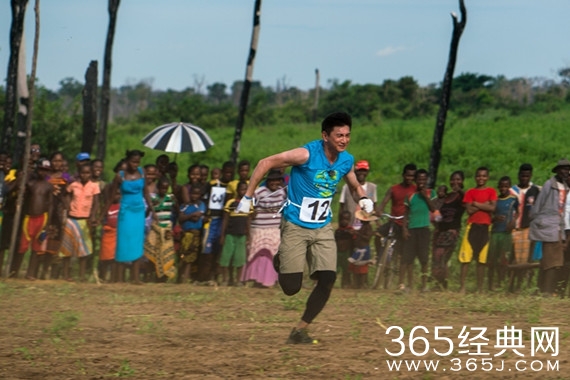我们的法则吴奇隆与牛赛跑再现“追风少年”