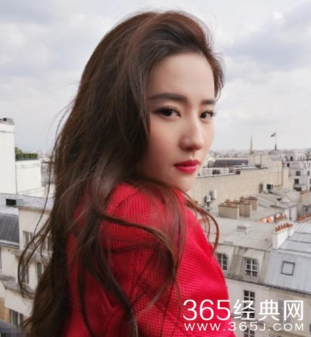 神仙姐姐再下凡 刘亦菲美艳回眸迷倒粉丝