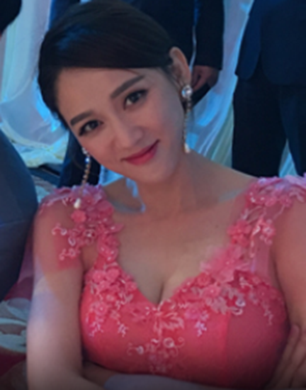 牺牲好大！陈乔恩早年录节目当众脱内衣扔出来