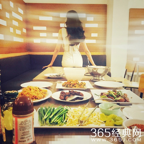 张天爱深夜晒美食 魔鬼身材撩人无数