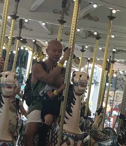 41岁乐嘉现任妻子曝光 女儿甜美似妈妈