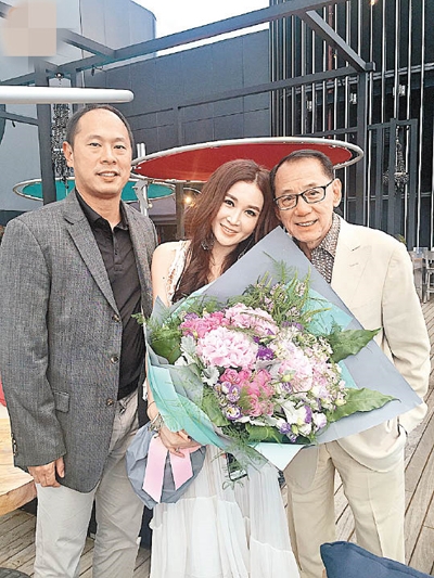 温碧霞庆生真空上阵 称老公经常送珠宝