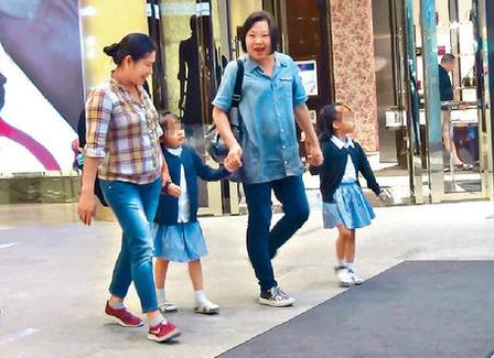 黎姿全家三代出游 穿着朴素出行其乐融融