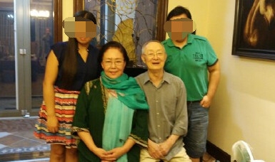 66岁斯琴高娃与83岁老公近照 恩爱30年早已移民