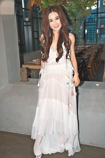 温碧霞庆生真空上阵 称老公经常送珠宝