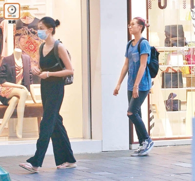 16岁小龙女变瘦变美 染红发扮叛逆少女