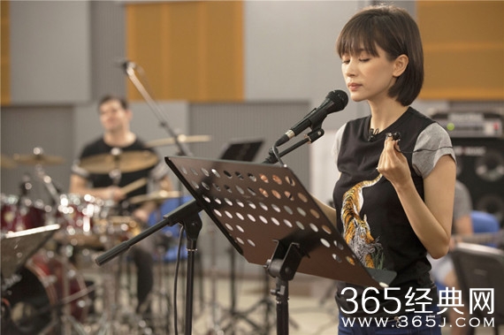 王子文跨界歌王风格大变 任贤齐帮选曲