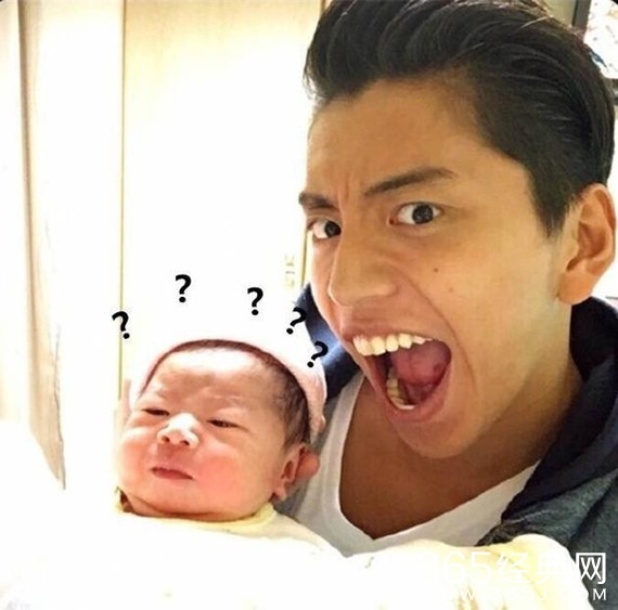 王大陆晒与小猫合影 网友吐槽吃完孩子又吃猫