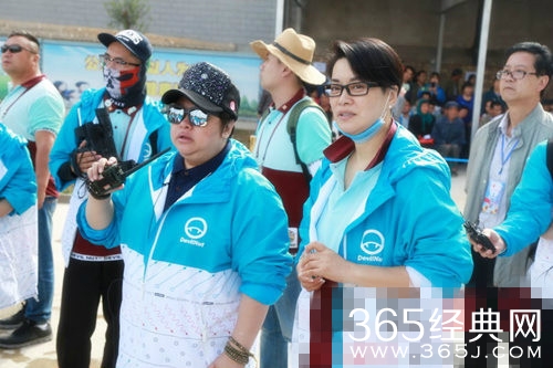 韩红公益六年行力邀明星参与 以专业传播正能量