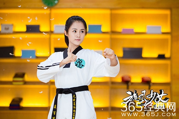 旋风少女2第七集百草骑自行车撞到的人是谁