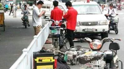 快递小哥中暑身亡 身亡时还在运送包裹