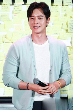 台媒评2016上半年10大韩国男神 宋仲基第1