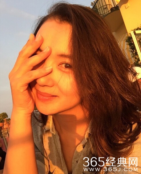 “万人迷”陈好近照曝光 面部绯红眼神魅惑