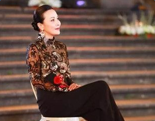 刘嘉玲我们来了服装什么品牌同款品牌服装价格介绍