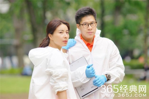 极速霍启刚恐高喊救命 郭晶晶贴心安慰