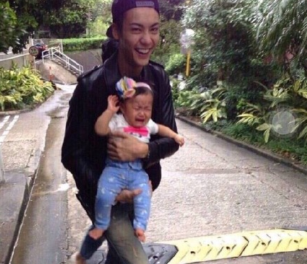 王大陆微博关注陈伟霆 网友：你偷孩子我来吃