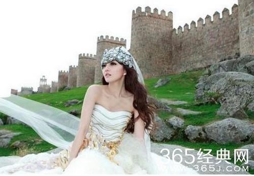 张韶涵晒磨皮自拍 网友吐槽网红脸