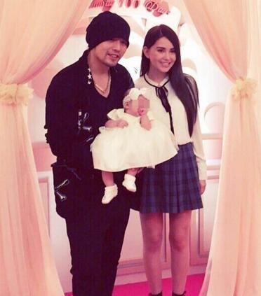 昆凌爆料女儿会叫“爸爸”，但不知道爸爸是谁