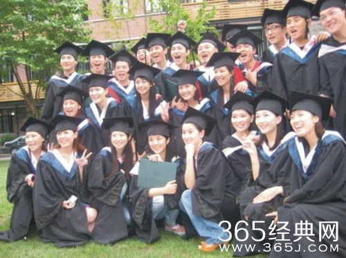 大家都在盼着《爱情公寓5》 可还有人记得她