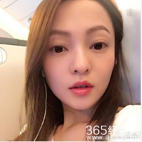 张韶涵晒磨皮自拍 网友吐槽网红脸