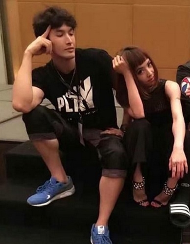 蔡依林为表演砸重金 男友锦荣现身支持