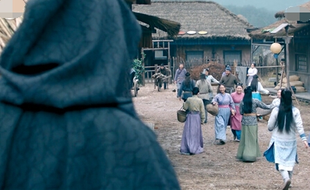 诛仙青云志和普智对打的黑衣人是谁