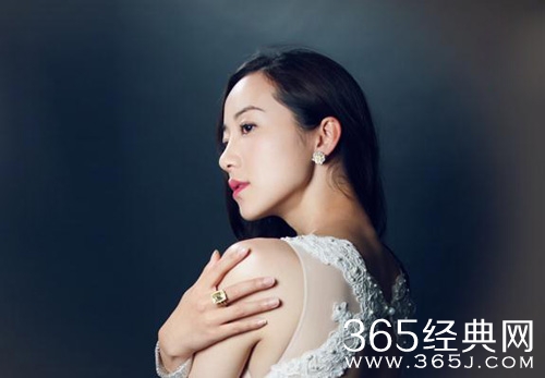 韩雪自曝部队大院生活 晒爷爷年轻帅照