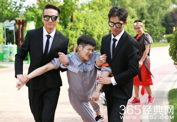 王嘉尔发音不标准 网友吐槽你的语文老师呢