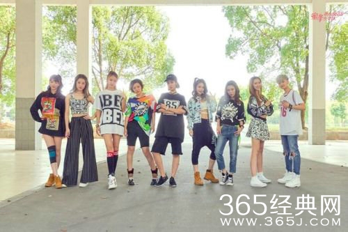 蜜蜂少女秀机械舞 正能量偶像带来励志氛围