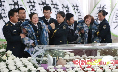 歼15飞行员张超牺牲细节公开：全程只有4.4秒