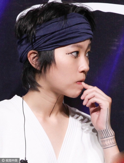 窦靖童承认出柜 恋上Angelababy服装设计师