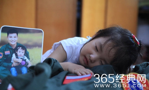 歼15飞行员张超牺牲细节公开：全程只有4.4秒