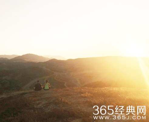 公布恋情 张雨绮晒与神秘男子合照 附文“爱”