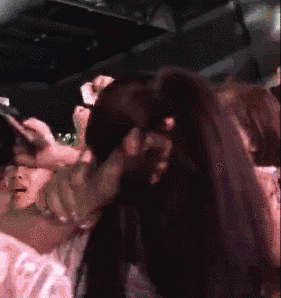 GOT7演出现场韩粉向港迷施暴 揪住头发狂殴