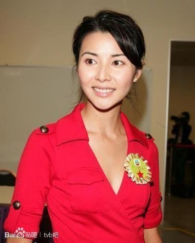 365星辰8月3日：郑伊健夫人蒙嘉慧