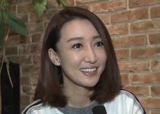 她是贾玲师姐冯巩弟子 相声界第一美女却怎么也不红