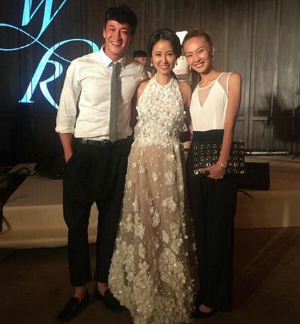 何润东首度携娇妻亮相 将于9月1日台北补请婚宴