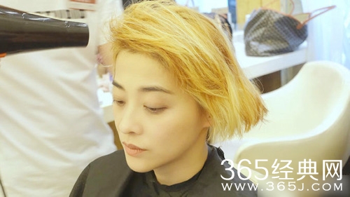 梅婷告别“黑线妈妈” 全新造型潮酷范儿十足