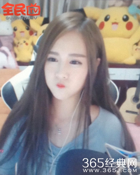 LOL女主播直播调戏粉丝：想X我？来啊！