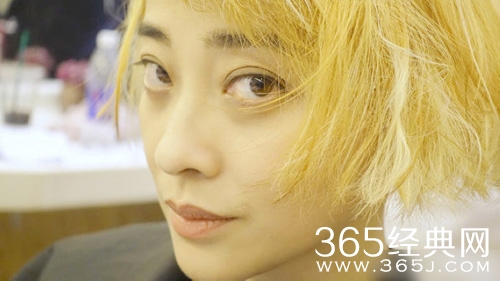 梅婷告别“黑线妈妈” 全新造型潮酷范儿十足