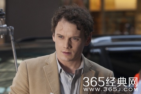 “星际”演员车祸死亡 其父母状告汽车生产商