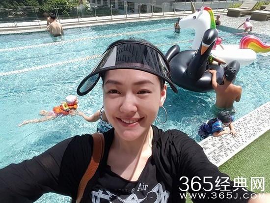 带女儿旅游粉丝不敢打招呼 小S：要接近也行喔