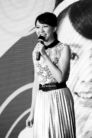 80后童星歌手卓依婷感恩“依然被记得”