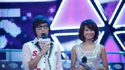 365星辰8月4日：微笑野百合朱丹